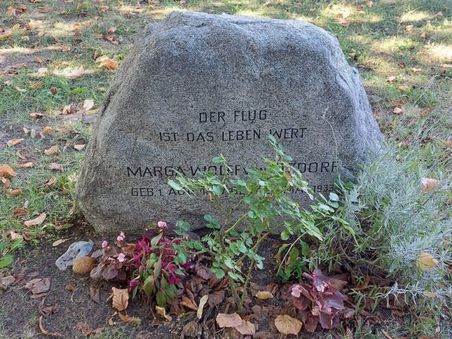 Berlin: Tour Through the Invalids Cemetery - Historical Background of the Cemetery