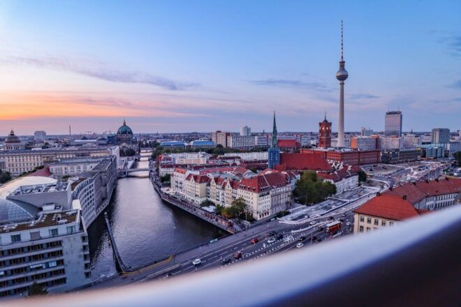 Berlin: Tour With Private Guide - Personalized Attention