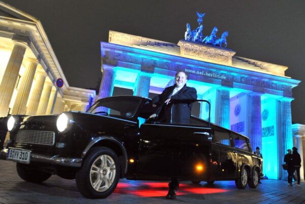 Berlin: Trabi Limousine Airport Transfer With City Tour - Duration and Tour Guide