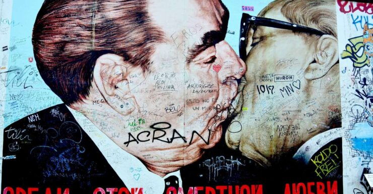 Berlin Wall & Cold War: Personal Life Stories Private Tour - Cold War Stories and Eyewitness Accounts