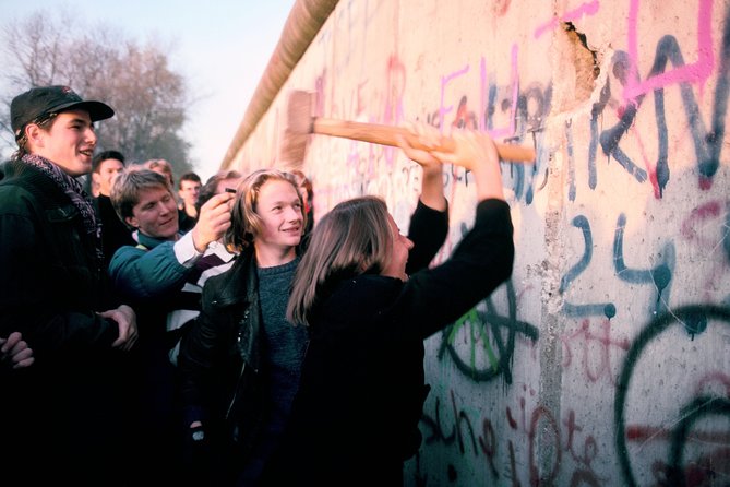 Berlin Wall - Destinies, Heroes & Love Stories - Berlin Wall Memorials and Museums
