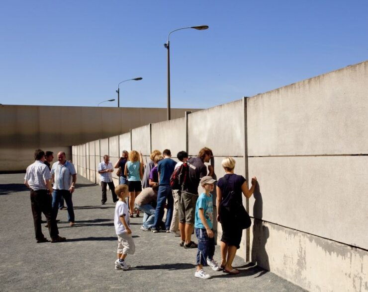 Berlin Wall: Fates, Heroes, and Love Stories Walking Tour - Tour Highlights