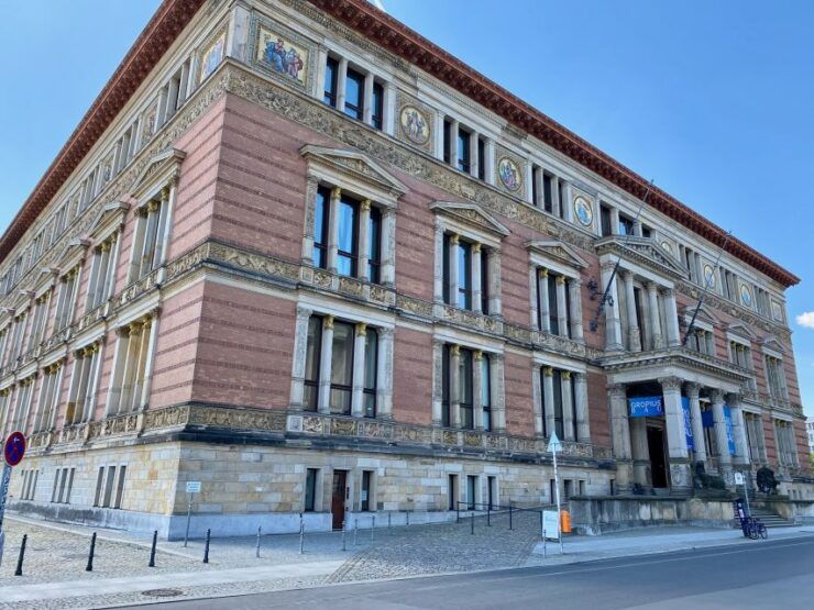 Berlin: World War II and Cold War Guided Walking Tour - Tour Highlights