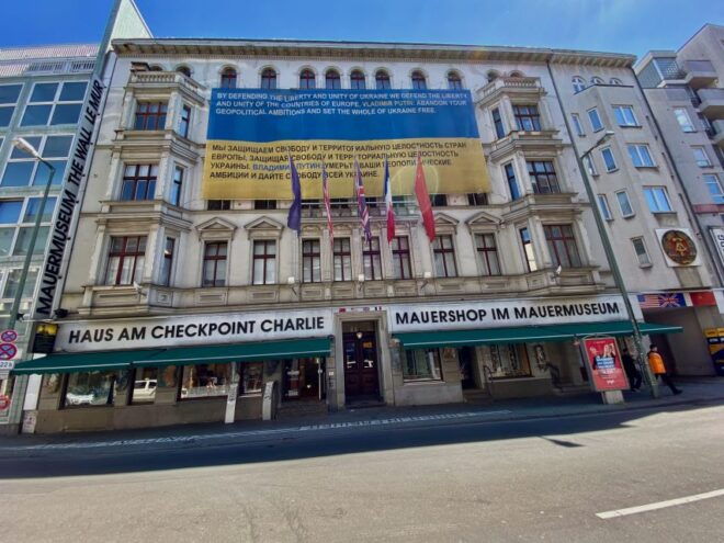 Berlin: World War II and Cold War Guided Walking Tour - Tour Experience