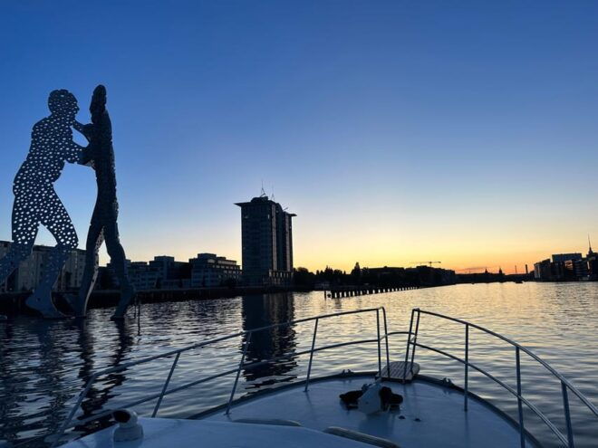 Berlin: Yacht Tour on the Lakes or City - Customization Options