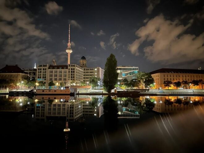 Berlin: Yacht Tour on the Lakes or City - Local Attractions Nearby