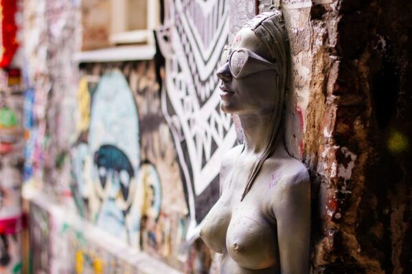 Berlins Alternative Side: The Urban Jungle Tour - Experience Berlins Nightlife