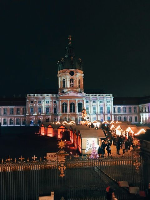 Berlin's Festive Sunday: A Christmas Market Tour - Festive Atmosphere and Holiday Cheer