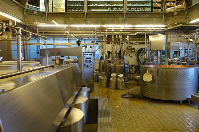 Bern and Emmental in a Day - Sampling Swiss Delicacies