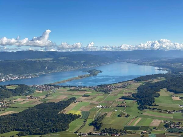 Bern: Exclusive Lakeland Helicopter-Tour for up to 4 People - Complimentary Souvenirs and Photos