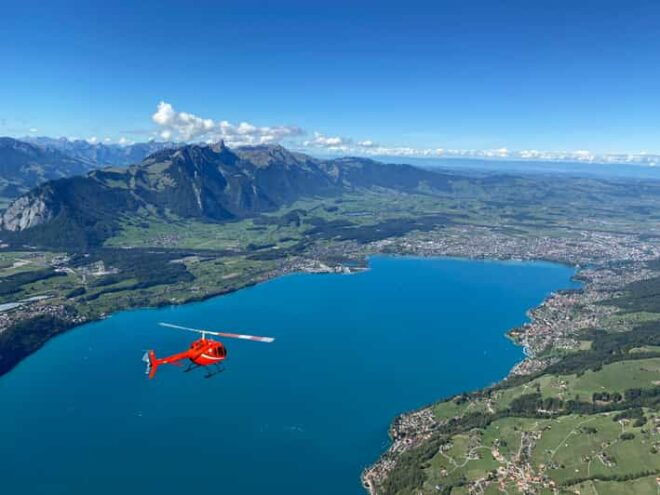 Bern: Private Helicopter-Tour for 4 People to Lake Thun - Breathtaking Swiss Alps