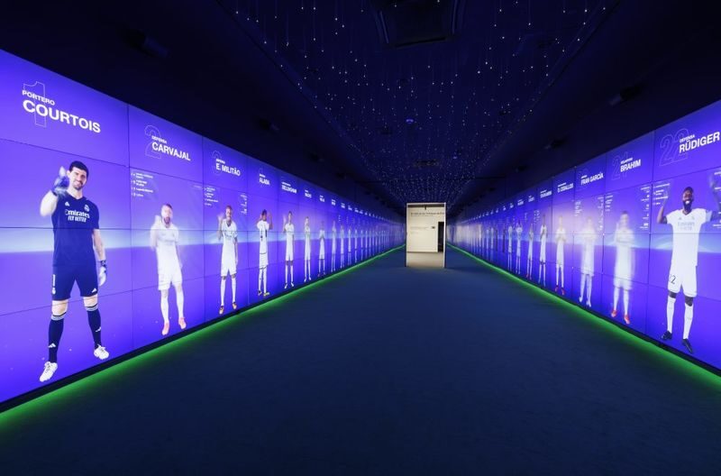 Bernabéu Stadium Guided Tour With Optional Megafan Upgrade - Choosing the small-group megafan upgrade