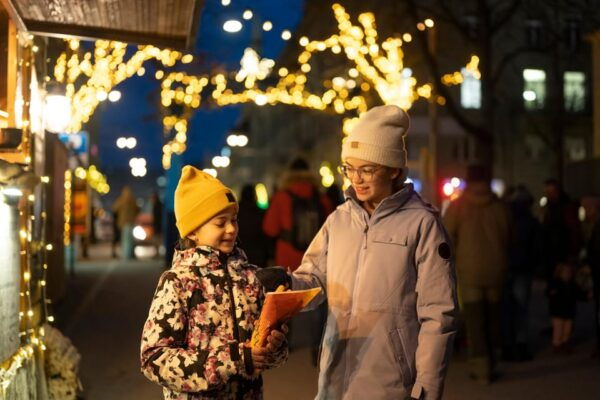 Berns Yuletide Stroll:A Christmas Trip Through the Capital - Taking in Christmas Ambiance