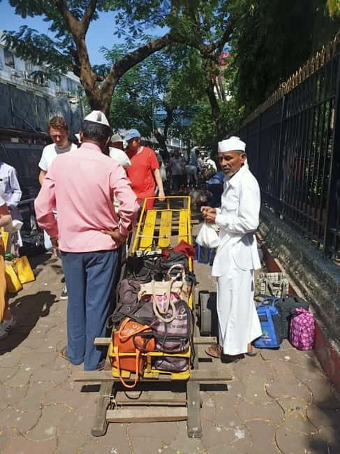 Best Combo Tour: Dabbawalas, Dhobi Ghat and Slum with Train - Best Combo Tour: Dabbawalas, Dhobi Ghat, and Slum with Train