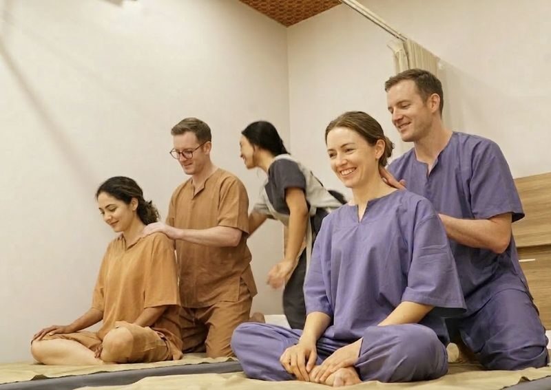 Best Couples Thai Massage Workshop at BTS Taksin in Bangkok - A friendly pace, with tea at the end