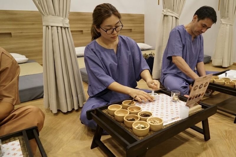 Best Couples Thai Massage Workshop at BTS Taksin in Bangkok - What the price gets you