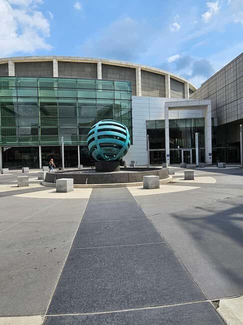 Best Detroit Walking Tour - Exploring Detroit’s Architectural Gems and History