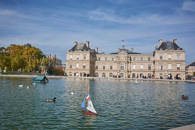Best Districts of Paris in 1 Day - Private Tour - Louvre District