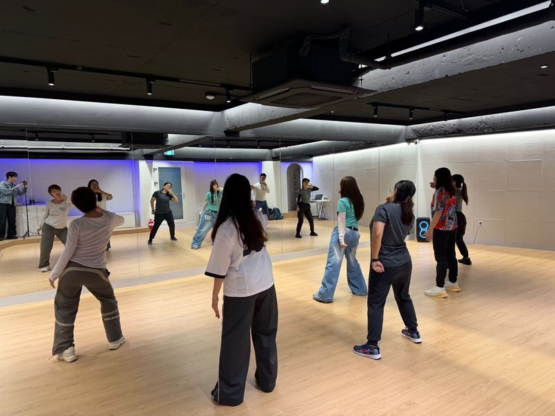 Best Kpop Dance Class in Myeongdong, Seoul (Photos & Video) - Breaking down the choreography
