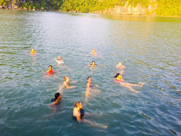 Best Lan Ha Bay Cruise 2d1n: BBQ Dinner and Ancient Village - Local Attractions