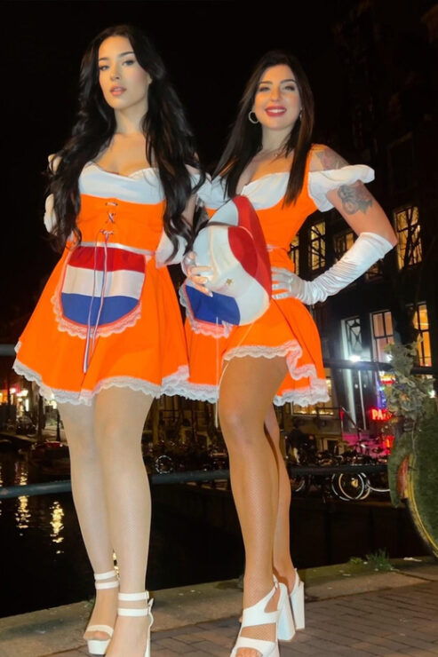 Best Nigth Bartour With Hostess in Amsterdam City Center - Good To Know
