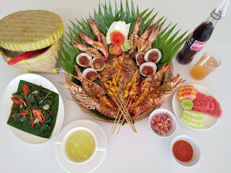 Best of Bali Day Tour for Korean Elderly - Uluwatu, Ubud, and dinner by the coast