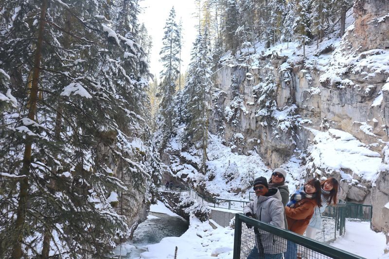 Best of Banff National Park Small Group Tour - Lake Louise: a classic view with limited time