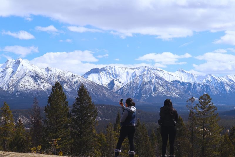 Best of Banff National Park Small Group Tour - Banff town, lunch and a breather