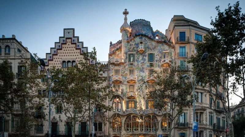 Best of Barcelona & Gaudis Sagrada Familia W/ Hotel Pickup - Itinerary Highlights