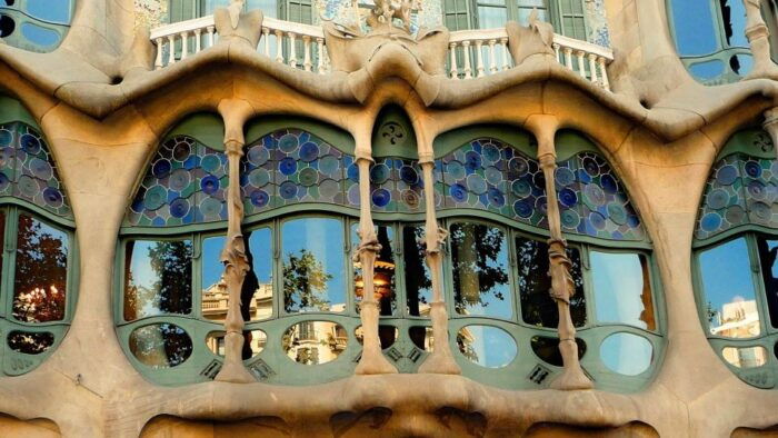 Best of Barcelona & Gaudis Sagrada Familia W/ Hotel Pickup - Exploring Barcelonas Iconic Landmarks