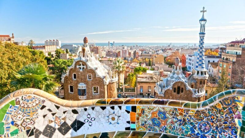 Best of Barcelona: Private Walking Tour With a Local - Explore Major Attractions and Hidden Gems
