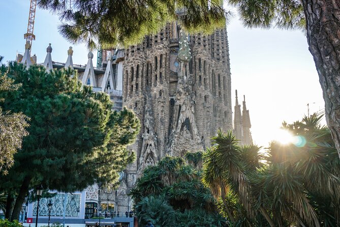 Best of Barcelona: Sagrada Familia, Park Guell, Montjuic & Gothic - Catalan Modernism: Artistic Beauty