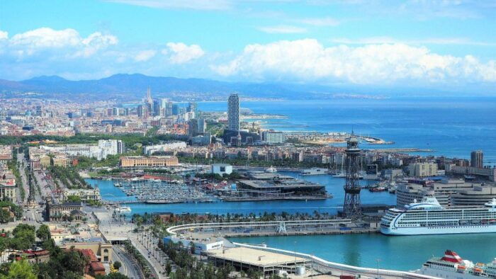 Best of Barcelona: Sagrada Familia & Park Guell With Pickup - Culinary Experience