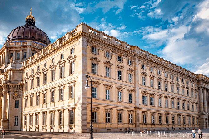 Best of Berlin HopOn HopOff Tour - Famous Landmarks and Attractions