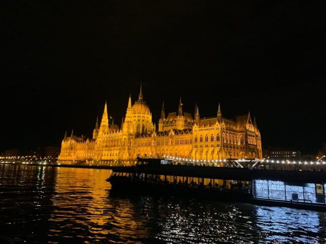 Best of Downtown: Heritage Stroll - Capturing Budapest - Iconic Landmarks to Visit
