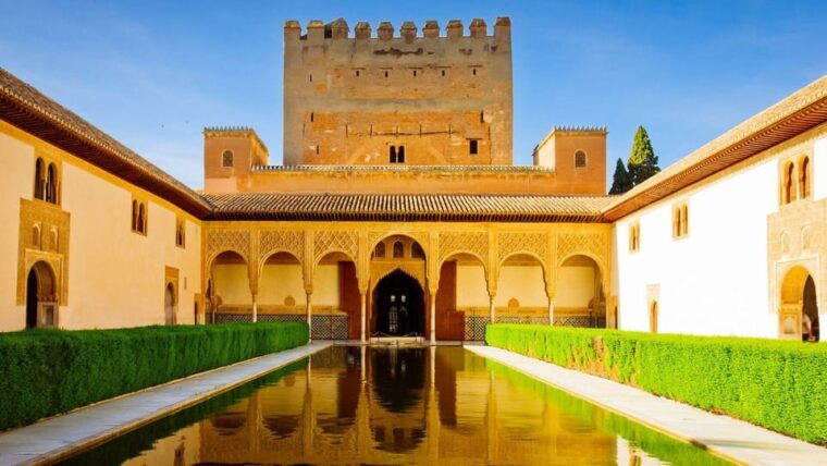 Best of Granada: Private Walking Tour With a Local - Must-See Locations: Albaicín, Mirador De San Nicolás, and Paseo De Los Tristes