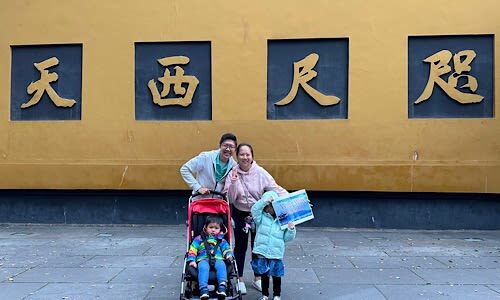 Best of Hangzhou: A Comprehensive Tour of the Citys Top Sights - A guide and driver make a busy day easier