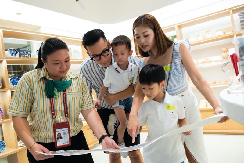 Best of Jewel Changi Airport Tour - The Rain Vortex and Forest Valley