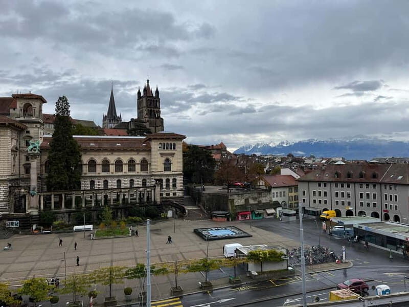 Best of Lausanne : Guided tour with a local guide - A Deep Dive into the Tour Experience