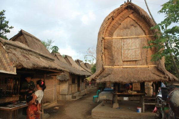 Best of Lombok: Tribe Villages, Traditions & Waterfalls - Discover the Mesmerizing Sendang Gile and Tiu Kelep Waterfalls