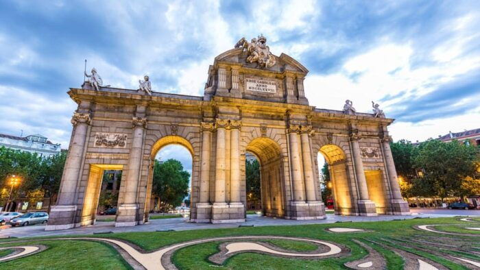 Best of Madrid: Private Walking Tour With a Local - Exploring the Citys Wonders