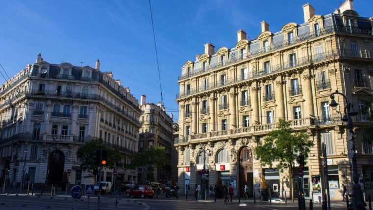 Best of Marseille: Private Walking Tour With a Local - Taking in the Vibrant Le Panier District