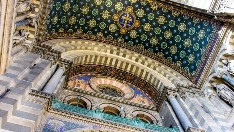 Best of Marseille: Private Walking Tour With a Local - Admiring the Breathtaking Basilique Notre-Dame De La Garde
