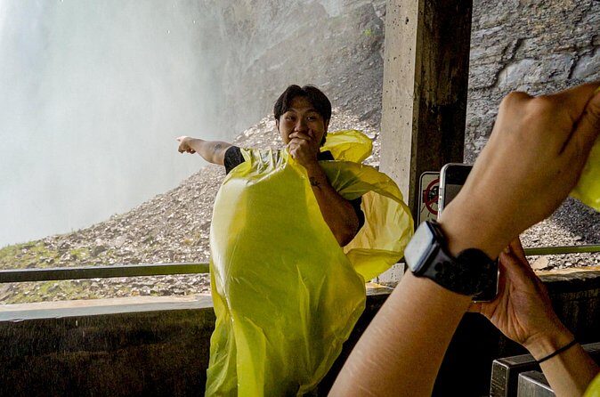 Best of Niagara Falls Canada Tour with Voyage to the Falls Boat - FAQs