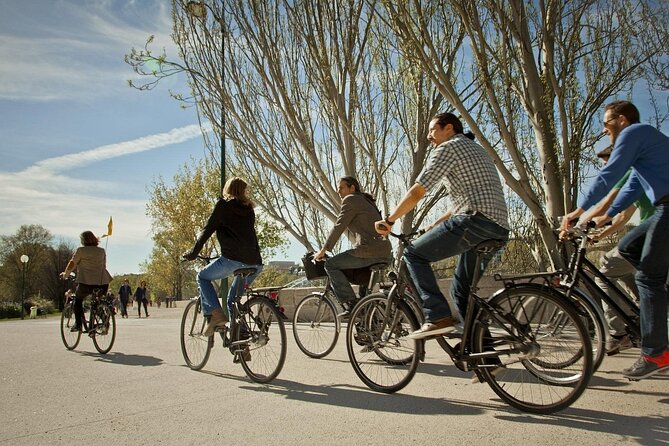 Best of Paris by Bike With a Local - Discover Iconic Landmarks and Hidden Gems