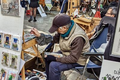 Best of Paris Guided Tour with 15 Attractions - Walking, weather, and group pace