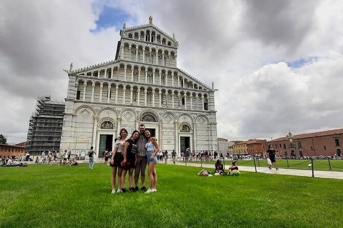 Best of Pisa: Small Group Tour With Admission Tickets - Meeting and Logistics