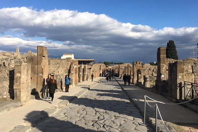 Best of Pompeii and Herculaneum With an Expert Archaeologist - Common Questions