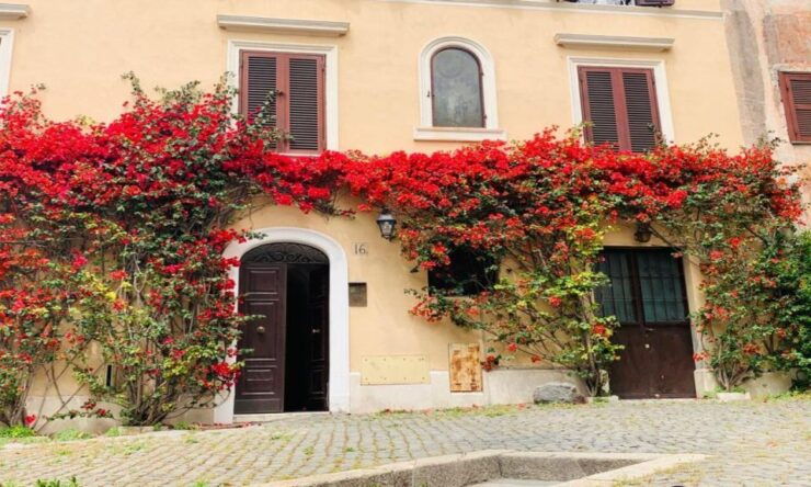 Best of Rome City Center Walking Tour & Hop on Hop off Bus - Tour Inclusions