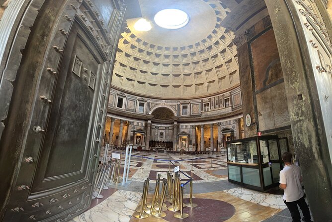 Best of Rome: Historic Centre of Rome Evening Walking Tour - Lively Squares Explored